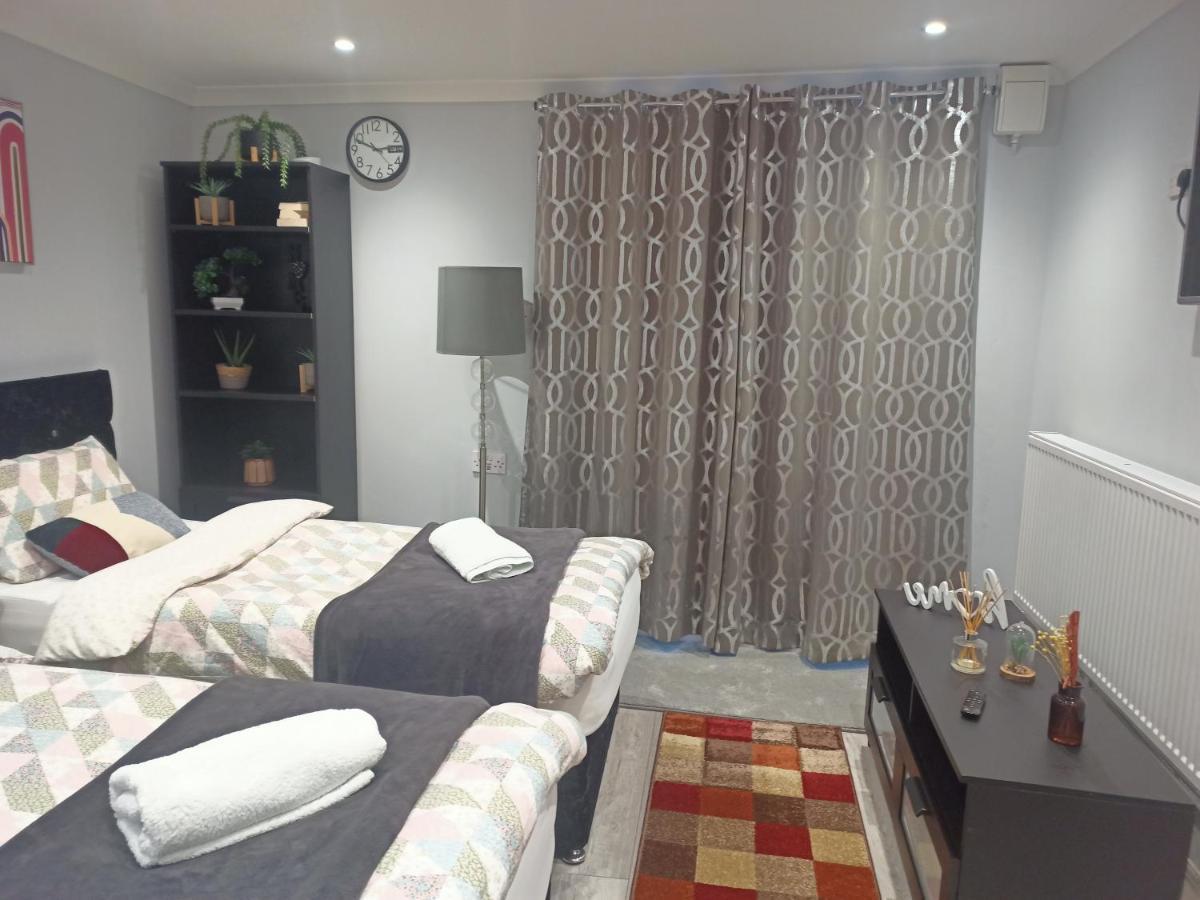 Homey In Perfect For Couples & Travelers