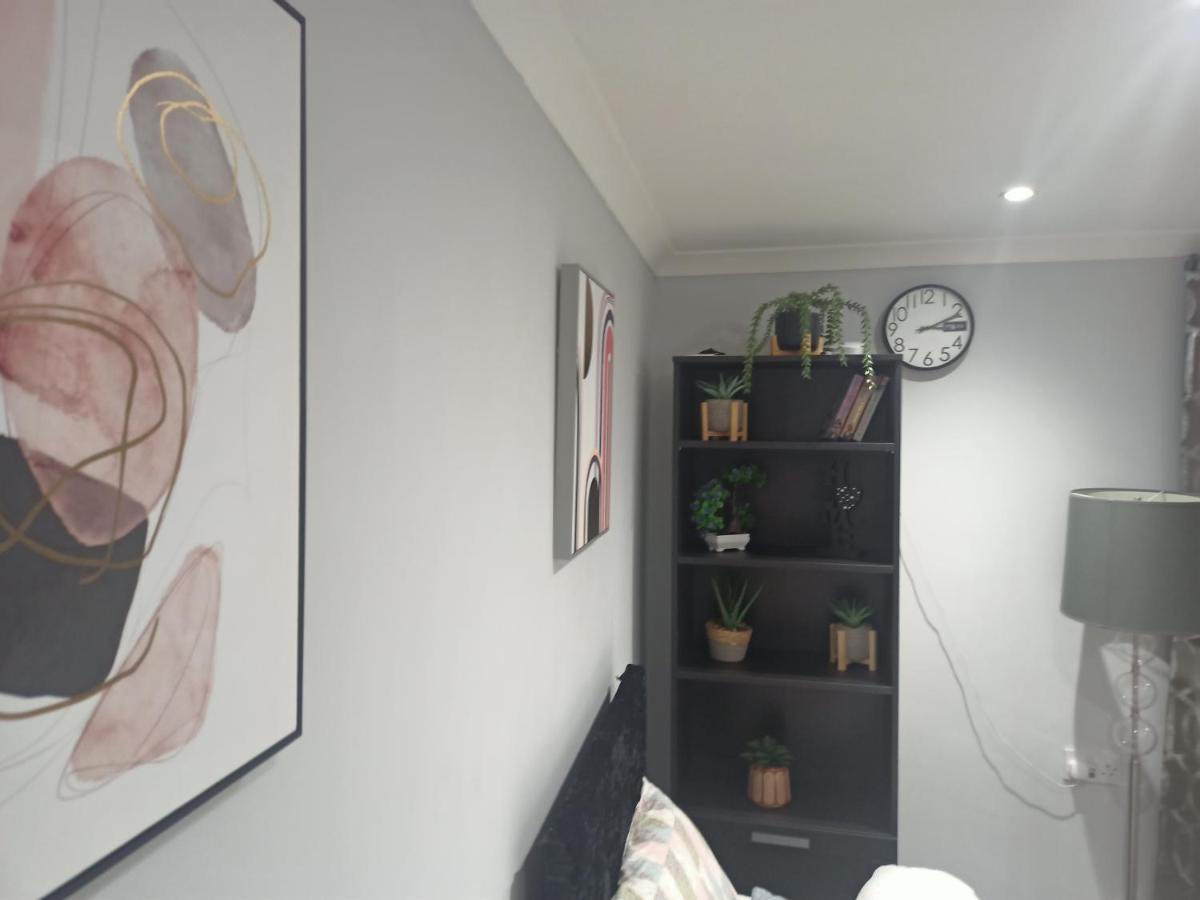 Apartment Homey In Perfect For Couples & Travelers Newport (Gwent)