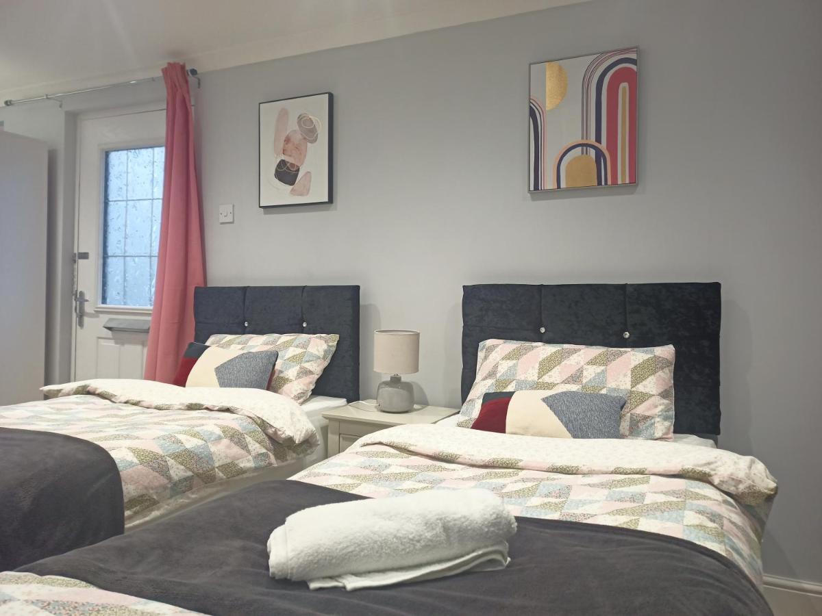 Apartment Homey In Perfect For Couples & Travelers