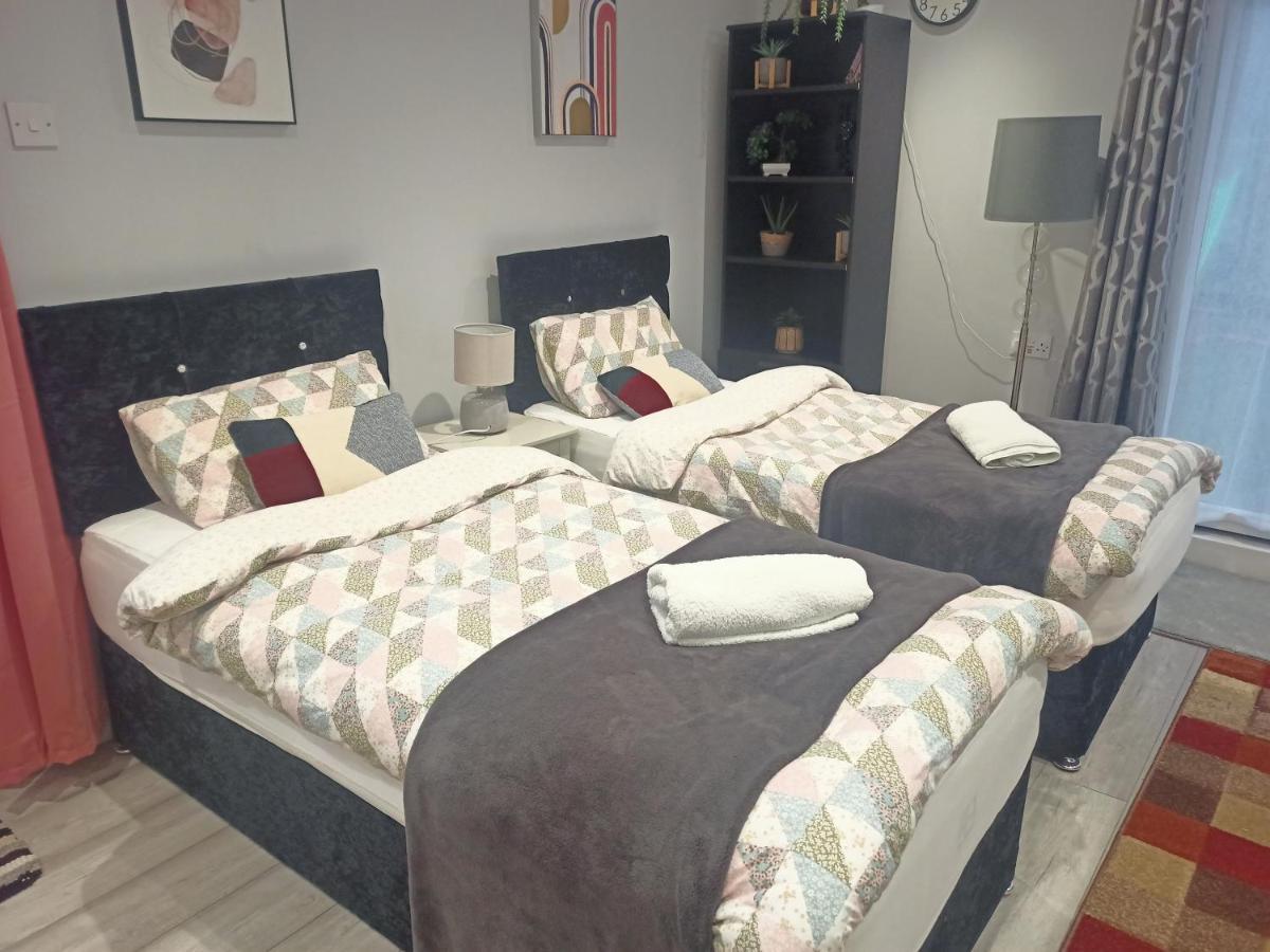 Homey In Perfect For Couples & Travelers