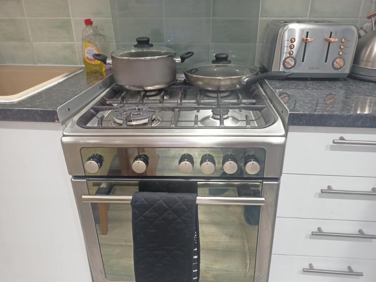 Homey In Perfect For Couples & Travelers Newport (Gwent)