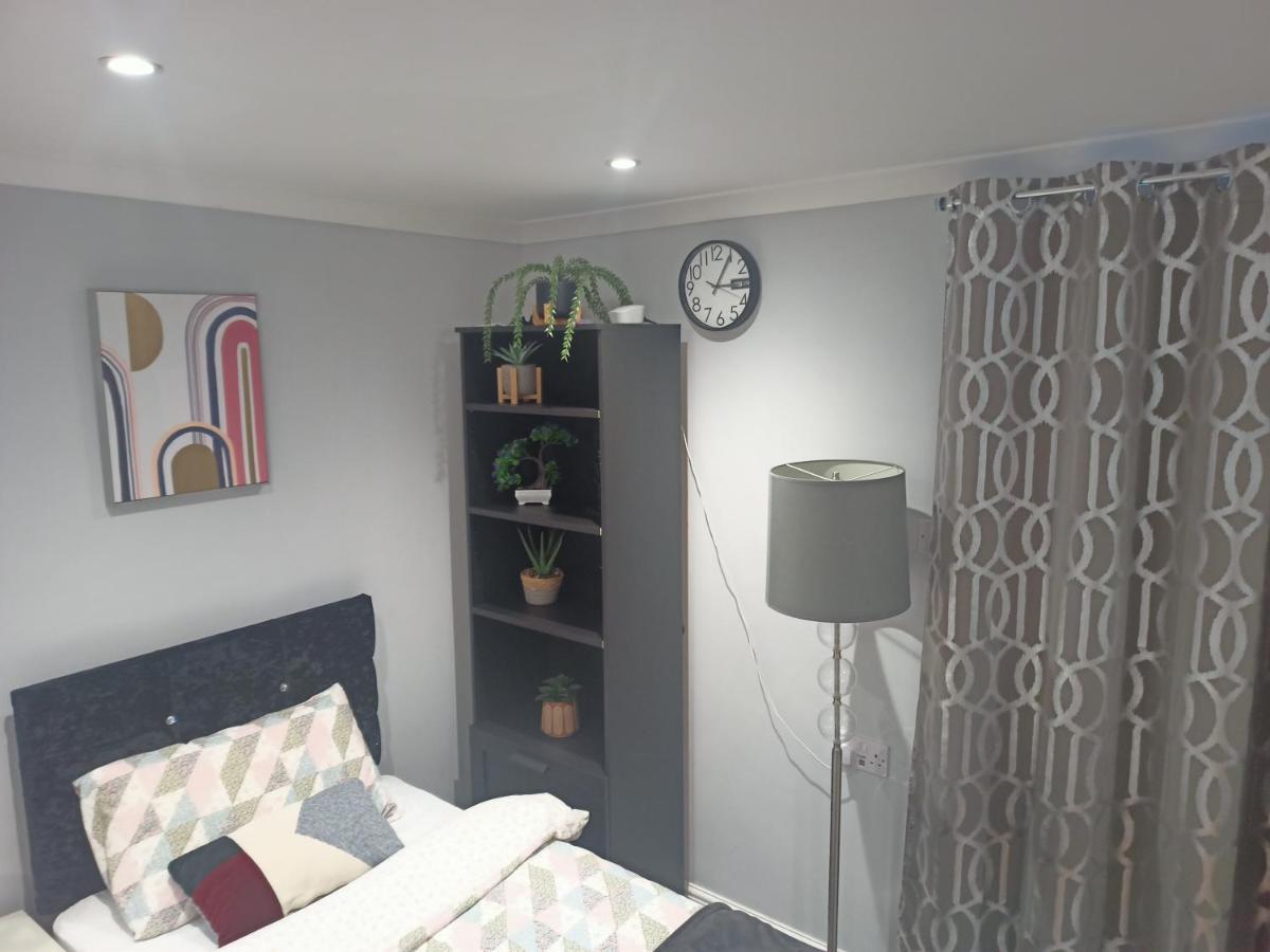 Homey In Perfect For Couples & Travelers Apartment Newport (Gwent)
