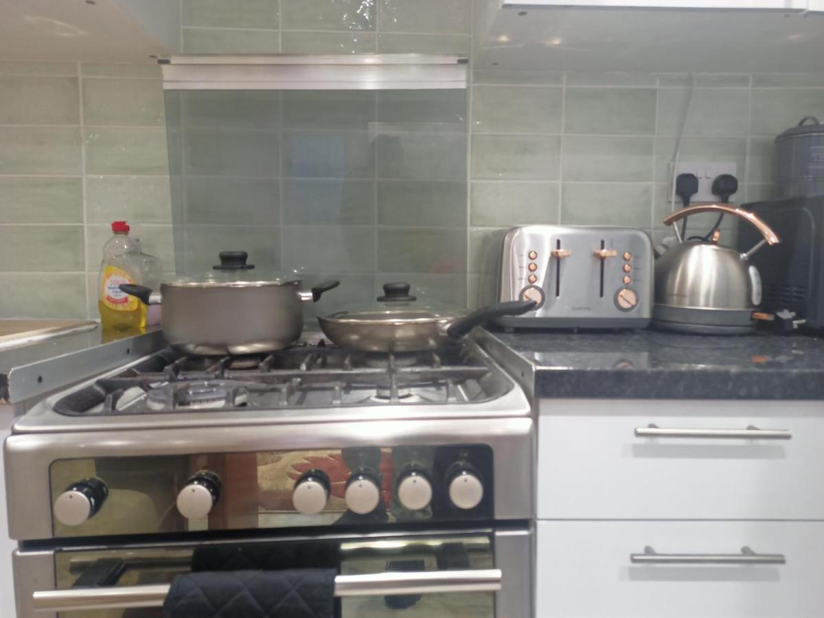 Homey In Perfect For Couples & Travelers Apartment Newport (Gwent)