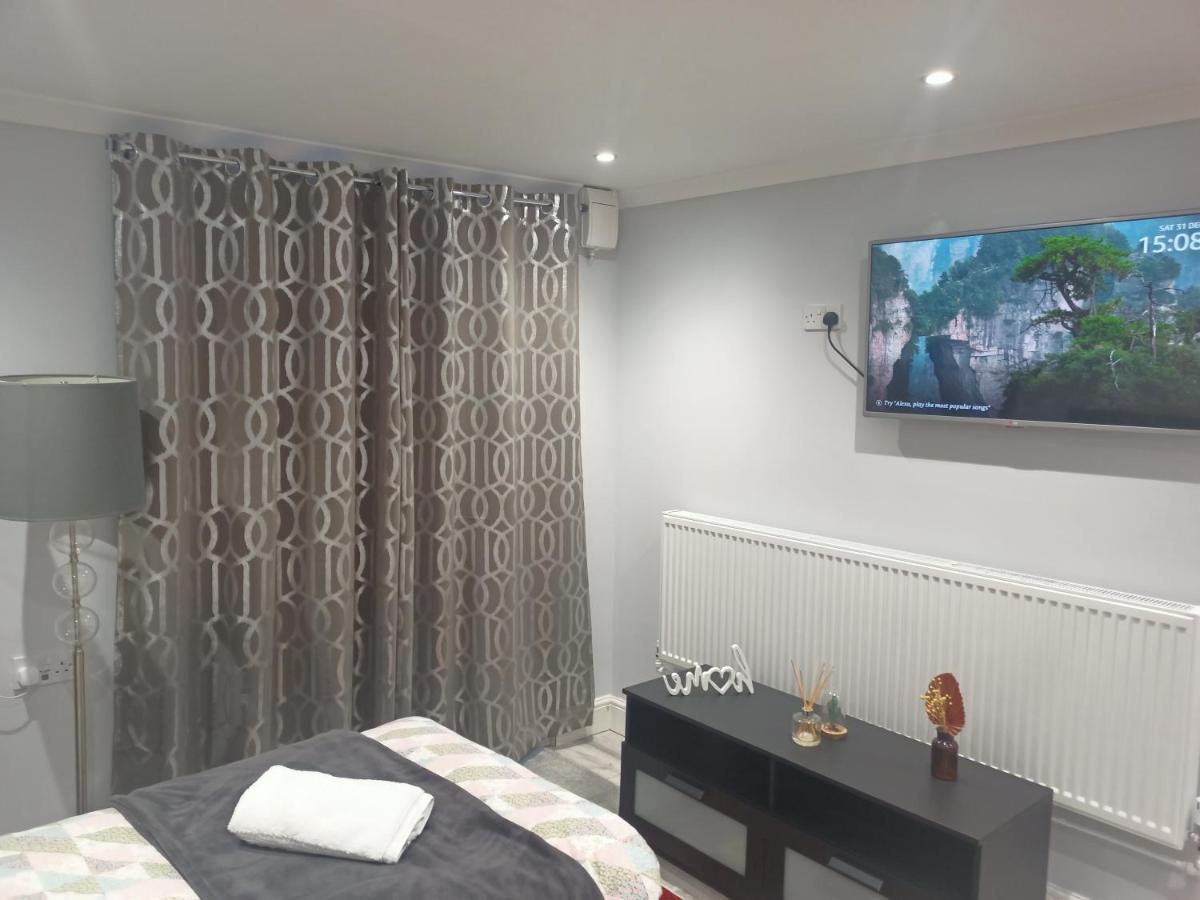 Homey In Perfect For Couples & Travelers Newport (Gwent)