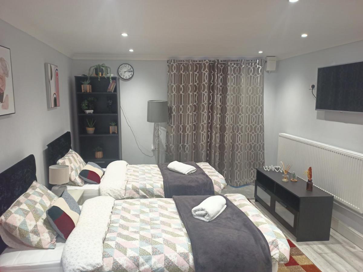 Homey In Perfect For Couples & Travelers Apartment