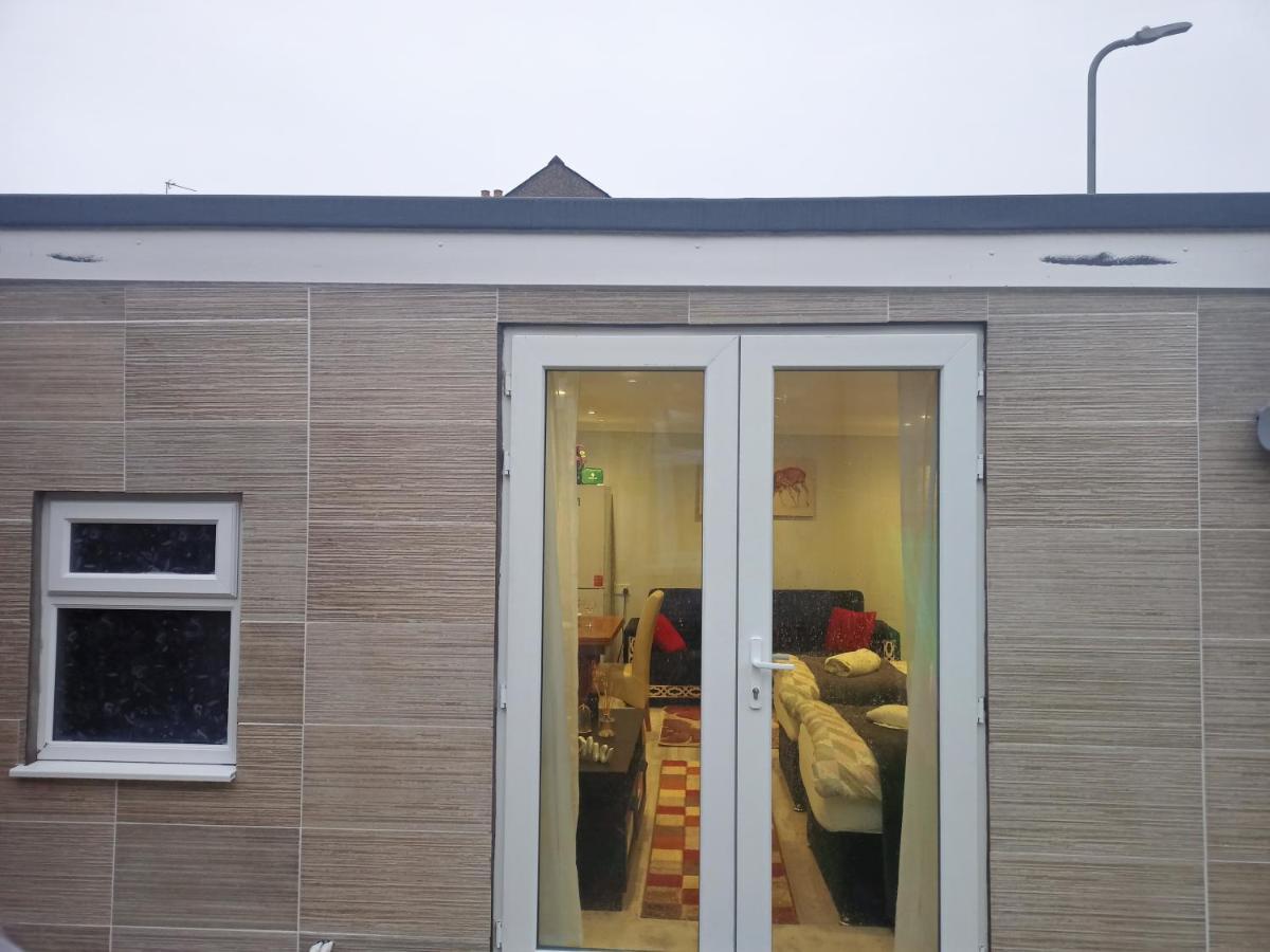 Homey In Perfect For Couples & Travelers Apartment *