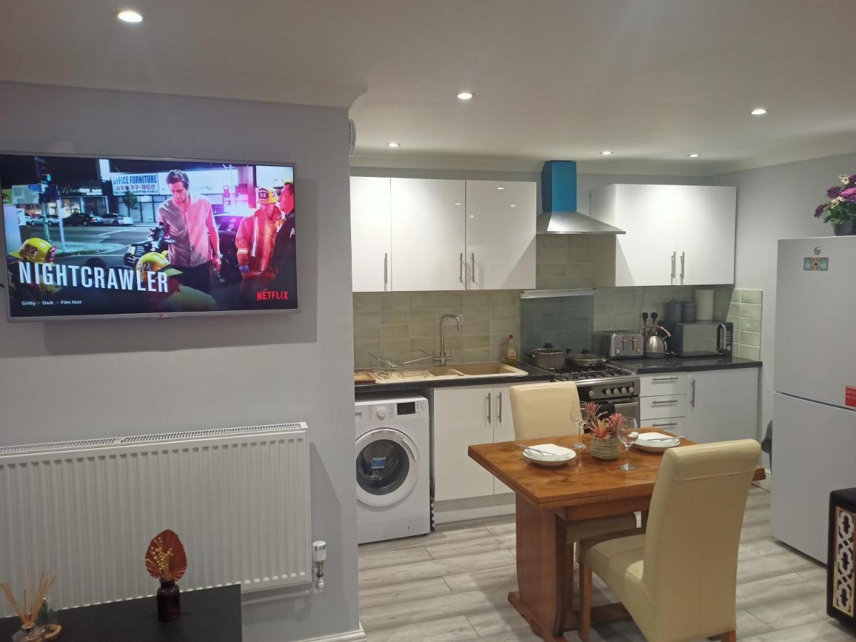 Homey In Perfect For Couples & Travelers Newport (Gwent)