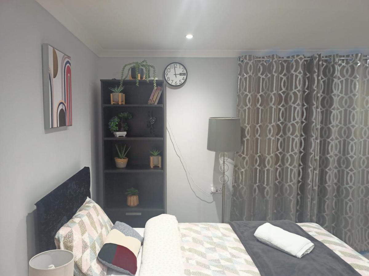 Apartment Homey In Perfect For Couples & Travelers Newport (Gwent)