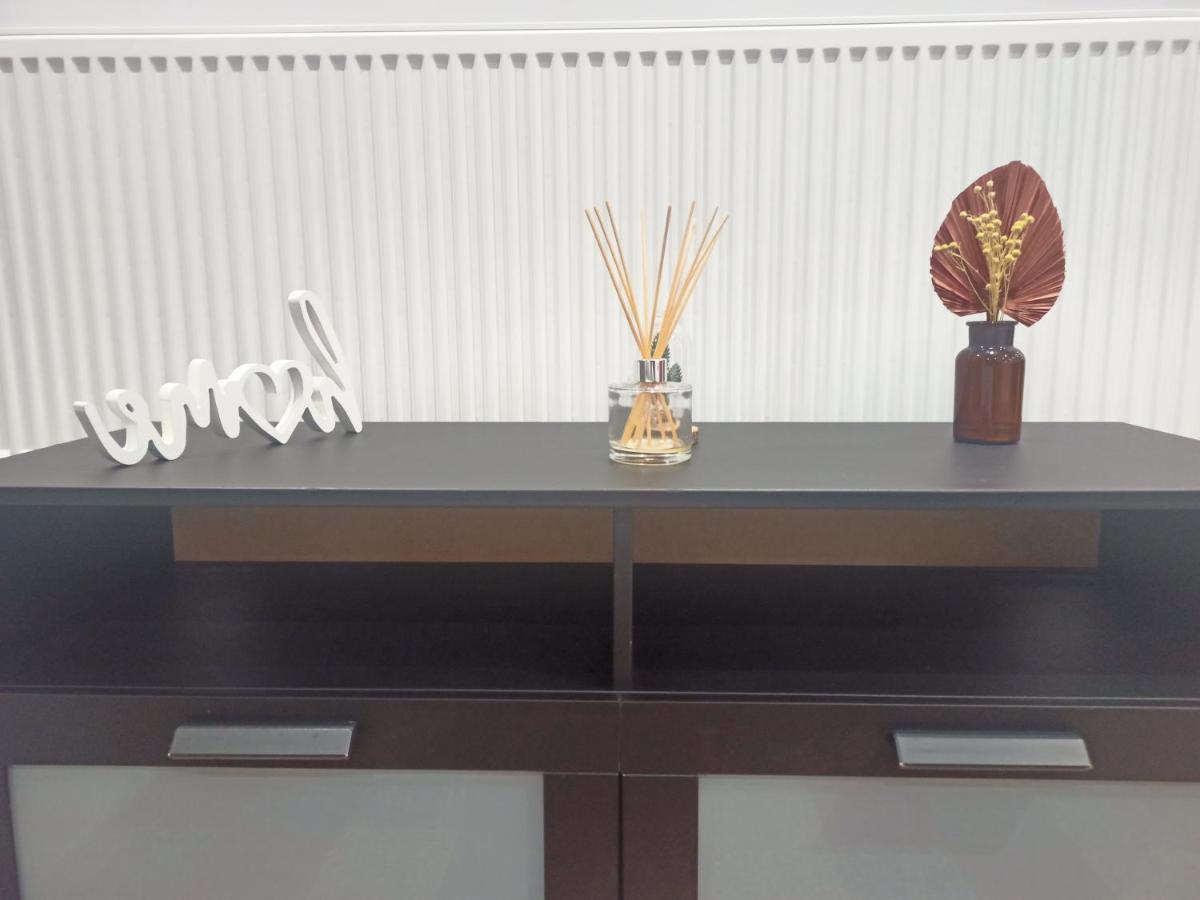Homey In Perfect For Couples & Travelers Apartment *
