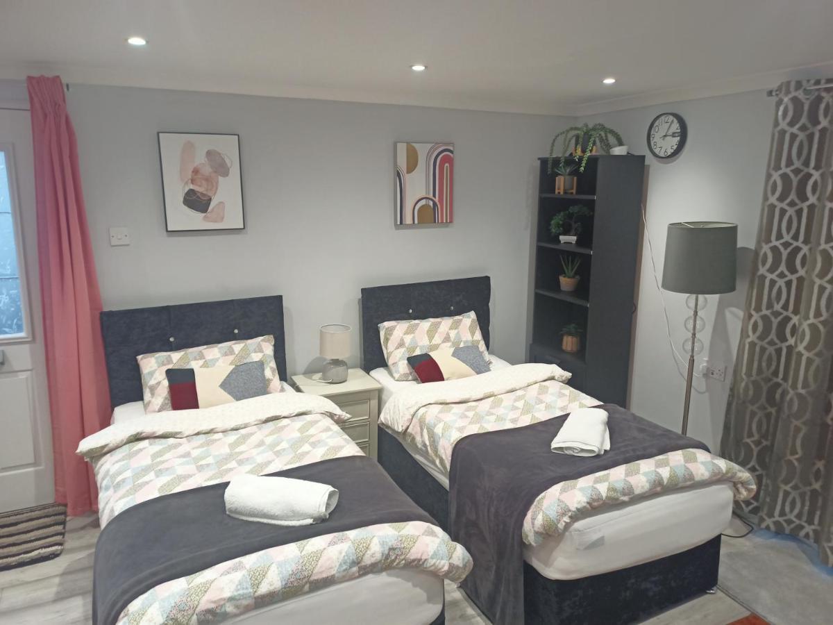 Apartment Homey In Perfect For Couples & Travelers
