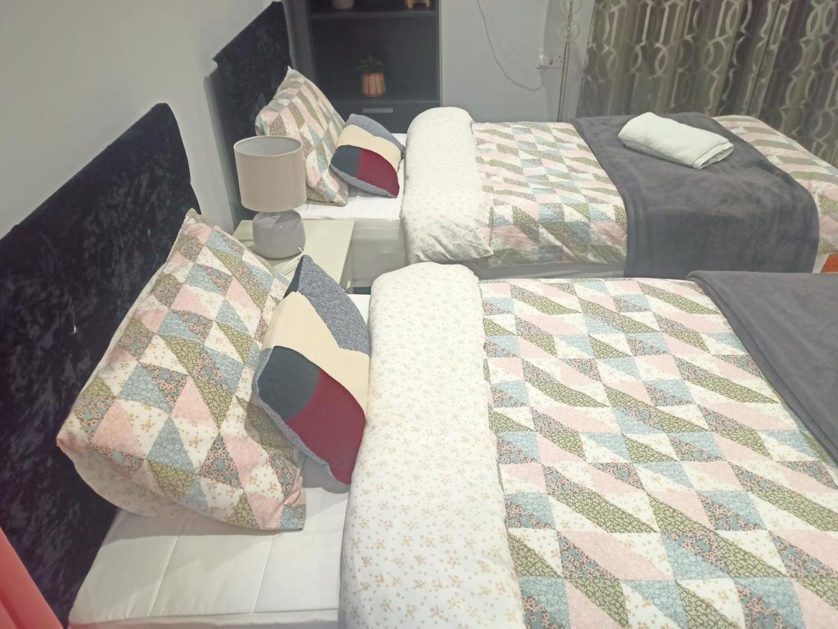 Apartment Homey In Perfect For Couples & Travelers