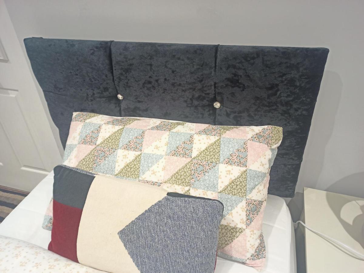 Appartamento Homey In Perfect For Couples & Travelers *